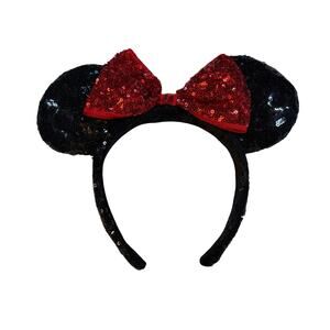Disney Minnie sequin red bow ears. Classic Minnie Mouse. WDW, Disneyland